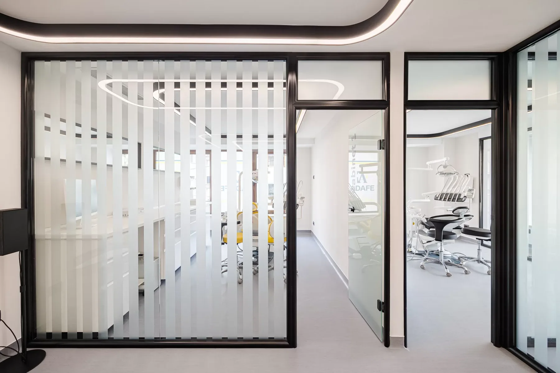 Adafe Dental Clinic — design interior MDK² Studio